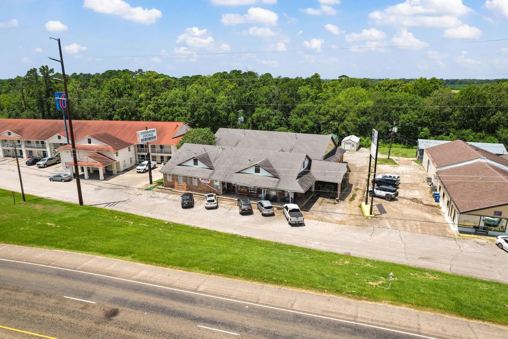 113 Highway 59 Loop N, Livingston, TX 77351