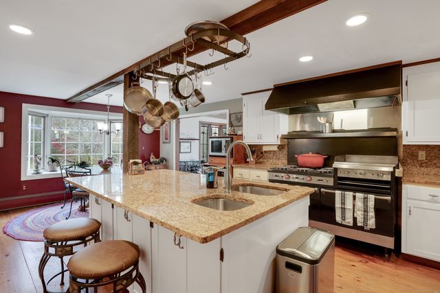 715 Cherry Brook Road, Canton, CT 06019