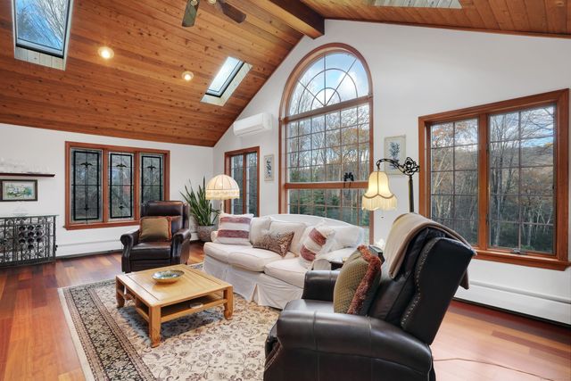 715 Cherry Brook Road, Canton, CT 06019