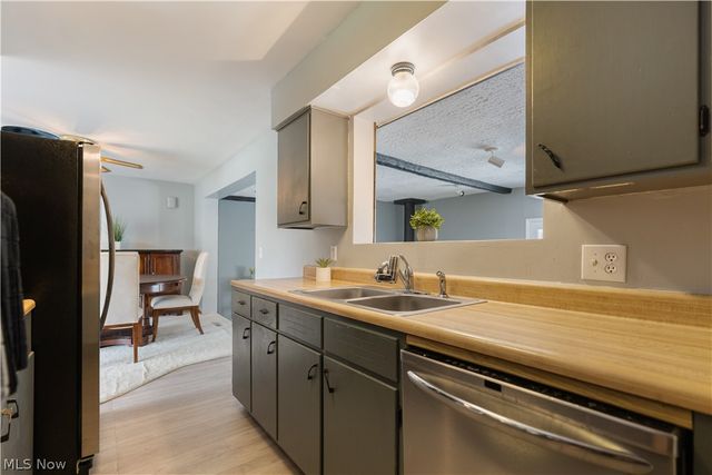 3939 Thunderbird Circle NW, North Canton, OH 44720