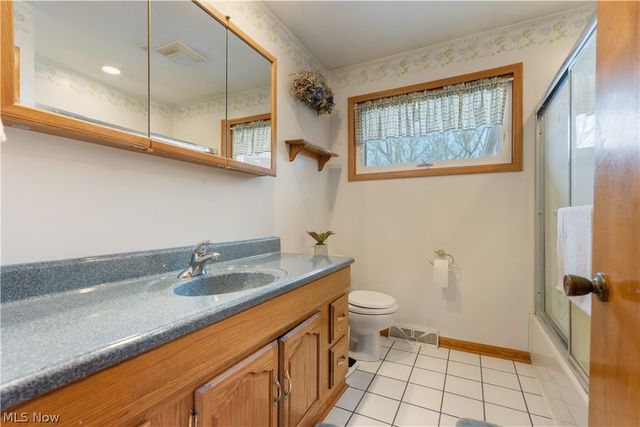 3939 Thunderbird Circle NW, North Canton, OH 44720