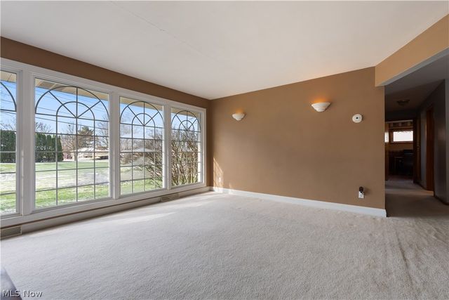 3939 Thunderbird Circle NW, North Canton, OH 44720