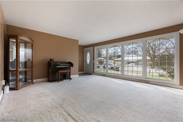 3939 Thunderbird Circle NW, North Canton, OH 44720