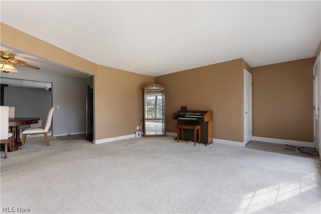 3939 Thunderbird Circle NW, North Canton, OH 44720