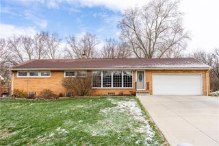 3939 Thunderbird Circle NW, North Canton, OH 44720