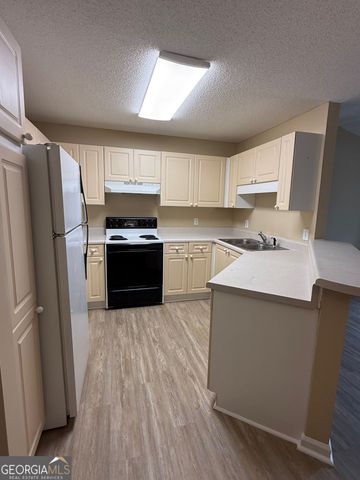 320 Ridgewood Avenue B4, Gainesville, GA 30501
