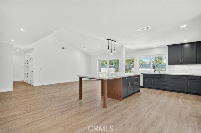 2257 Glastonbury, Westlake Village, CA 91361