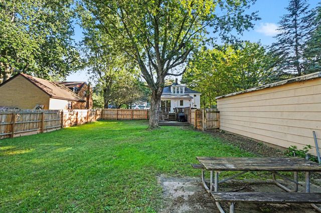 461 W Lakewood Boulevard, Holland Twp, MI 49424