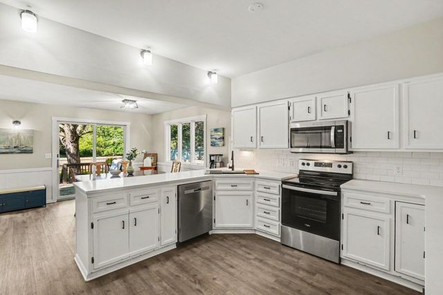 461 W Lakewood Boulevard, Holland Twp, MI 49424