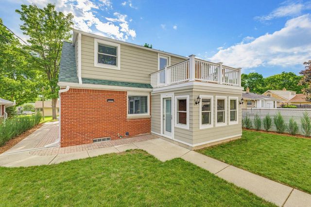 3608 N 101st STREET, Wauwatosa, WI 53222