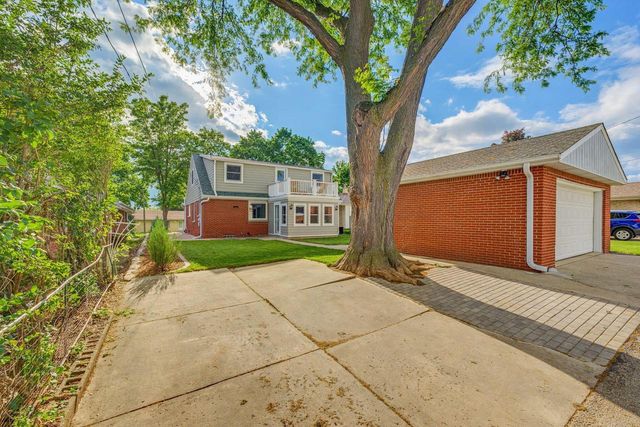 3608 N 101st STREET, Wauwatosa, WI 53222