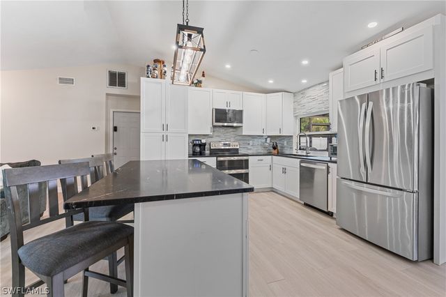 420 SE 10th AVE, Cape Coral, FL 33990