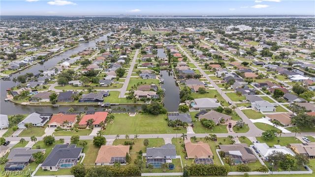 420 SE 10th AVE, Cape Coral, FL 33990