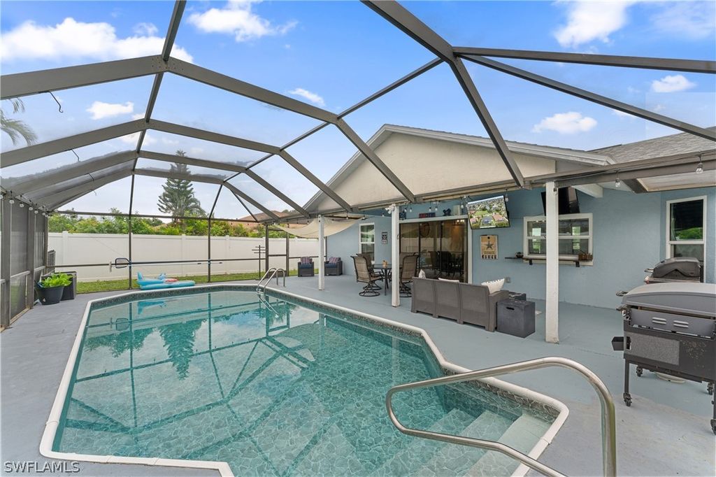 420 SE 10th AVE, Cape Coral, FL 33990