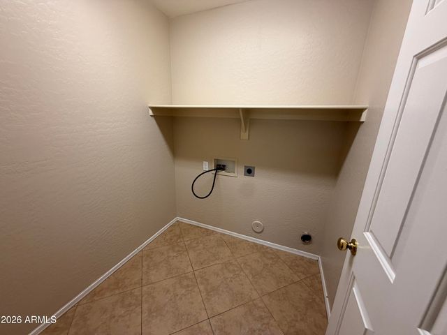 15752 W YAVAPAI Street, Goodyear, AZ 85338