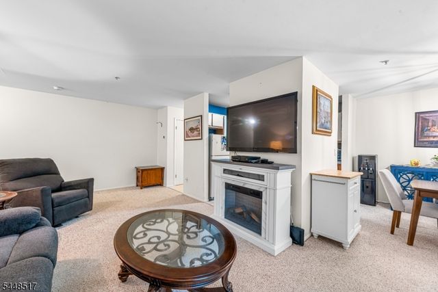 63 Autumn Ct, Roxbury Twp., NJ 07852