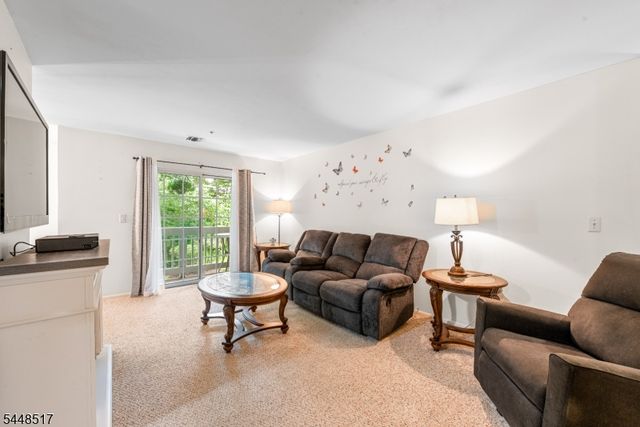 63 Autumn Ct, Roxbury Twp., NJ 07852
