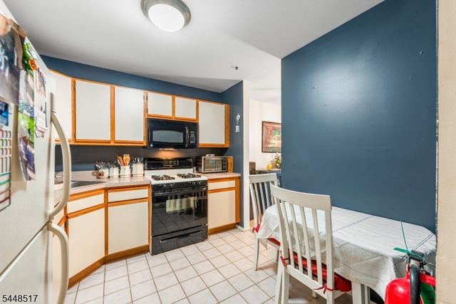 63 Autumn Ct, Roxbury Twp., NJ 07852