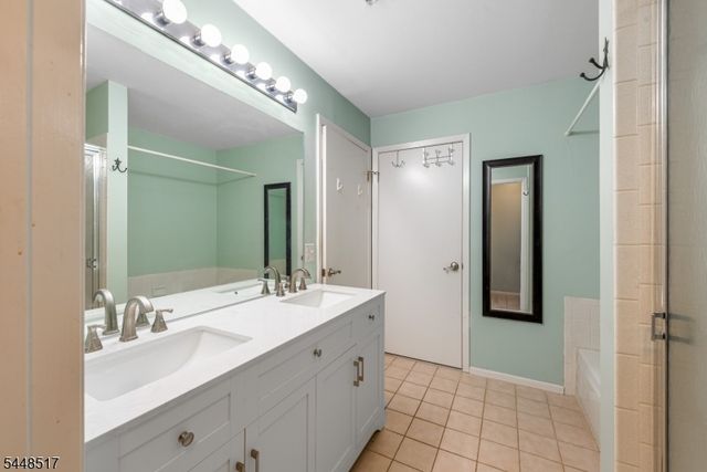 63 Autumn Ct, Roxbury Twp., NJ 07852