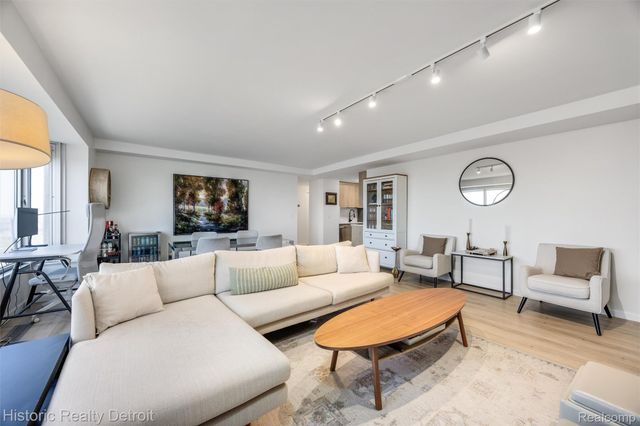 1300 E Lafayette 2409, Detroit, MI 48207