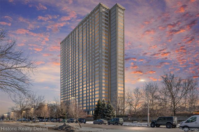 1300 E Lafayette 2409, Detroit, MI 48207