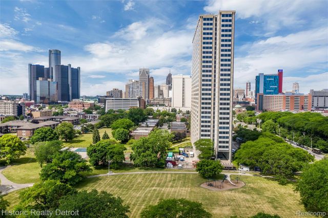 1300 E Lafayette 2409, Detroit, MI 48207