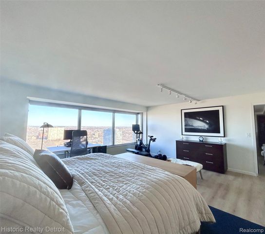 1300 E Lafayette 2409, Detroit, MI 48207