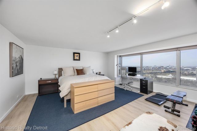 1300 E Lafayette 2409, Detroit, MI 48207