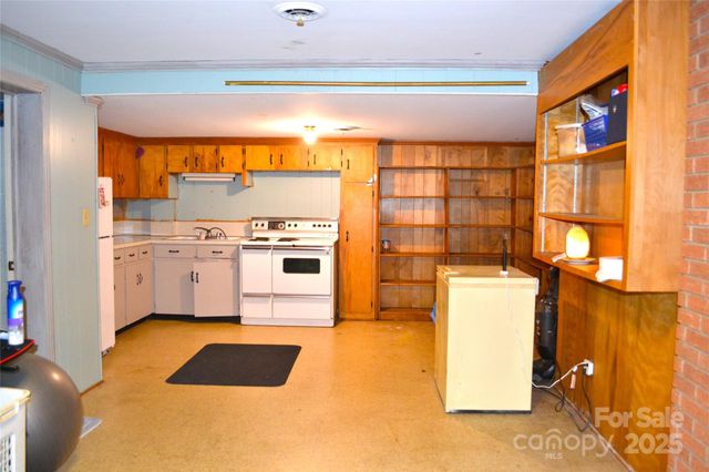 405 Wesley Heights Drive, Albemarle, NC 28001