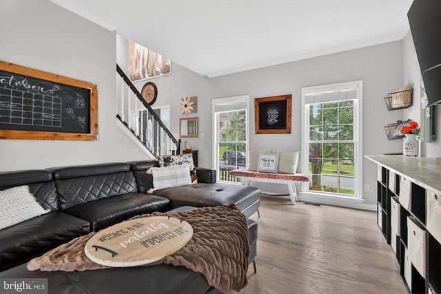 7703 GRAND LAKE DR, Seven Valleys, PA 17360