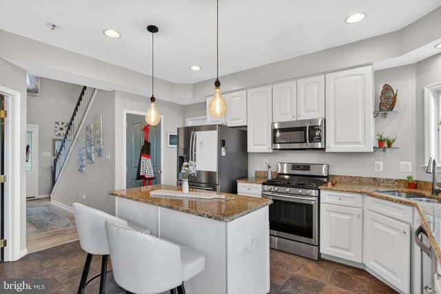 7703 GRAND LAKE DR, Seven Valleys, PA 17360