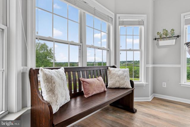 7703 GRAND LAKE DR, Seven Valleys, PA 17360