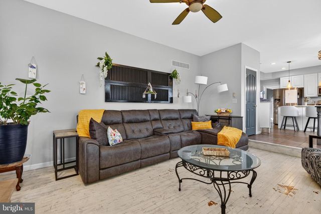 7703 GRAND LAKE DR, Seven Valleys, PA 17360
