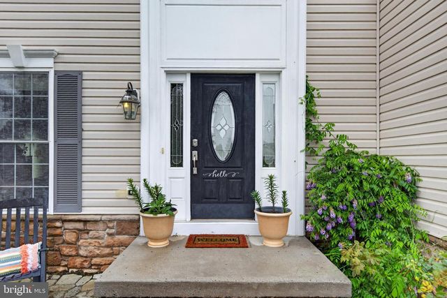 7703 GRAND LAKE DR, Seven Valleys, PA 17360