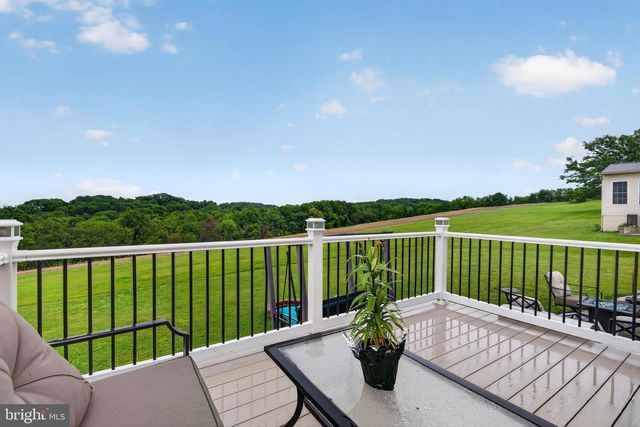 7703 GRAND LAKE DR, Seven Valleys, PA 17360