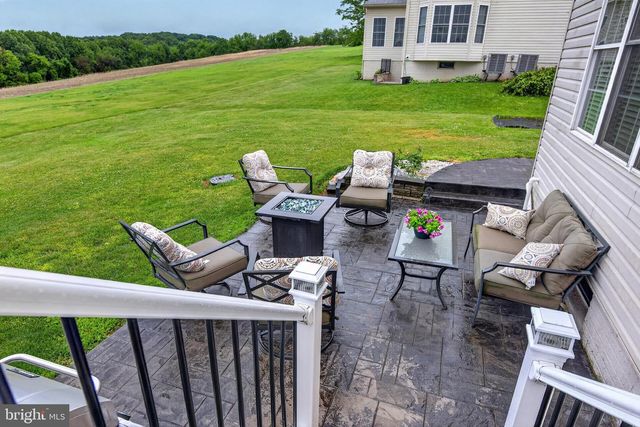7703 GRAND LAKE DR, Seven Valleys, PA 17360