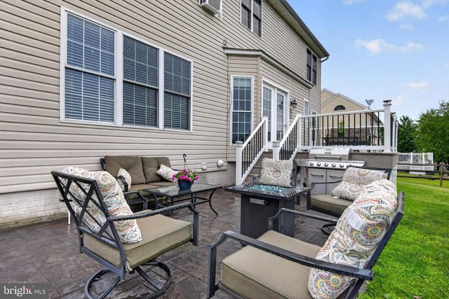 7703 GRAND LAKE DR, Seven Valleys, PA 17360