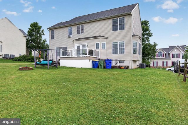7703 GRAND LAKE DR, Seven Valleys, PA 17360