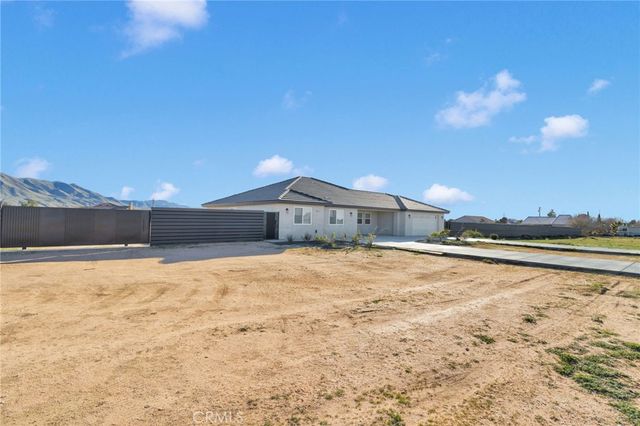 21533 Del Oro Road, Apple Valley, CA 92307