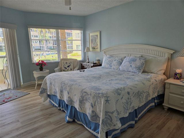 1215 S PORTOFINO DRIVE 107, Sarasota, FL 34242