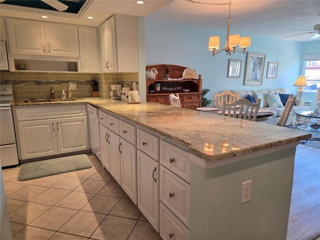 1215 S PORTOFINO DRIVE 107, Sarasota, FL 34242