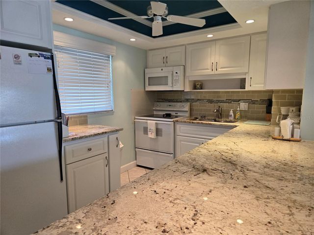 1215 S PORTOFINO DRIVE 107, Sarasota, FL 34242