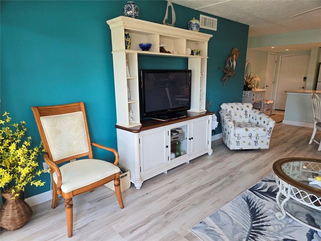 1215 S PORTOFINO DRIVE 107, Sarasota, FL 34242