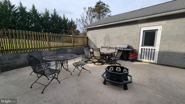 23 WILD TURKEY LN, Berkeley Springs, WV 25411