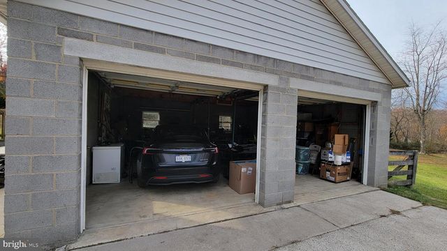 23 WILD TURKEY LN, Berkeley Springs, WV 25411