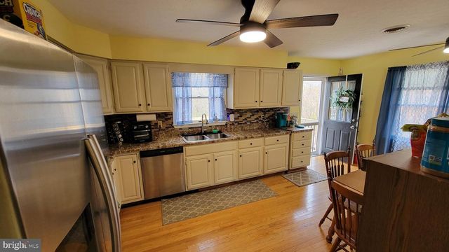 23 WILD TURKEY LN, Berkeley Springs, WV 25411
