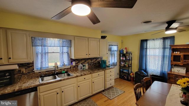 23 WILD TURKEY LN, Berkeley Springs, WV 25411