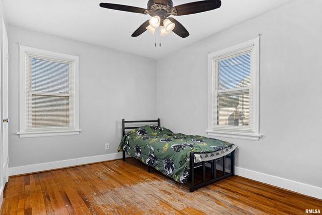 1015 E FAIROAKS Avenue, Peoria, IL 61603