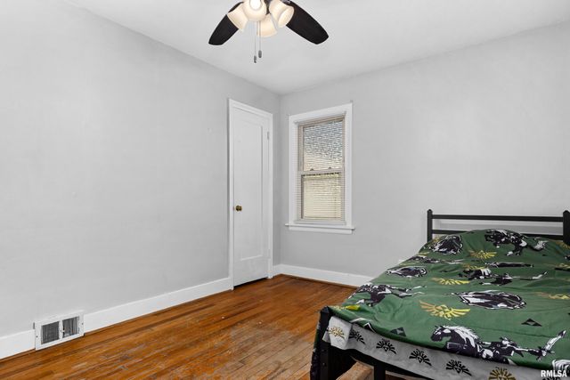 1015 E FAIROAKS Avenue, Peoria, IL 61603