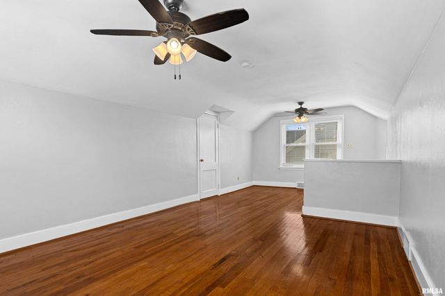 1015 E FAIROAKS Avenue, Peoria, IL 61603